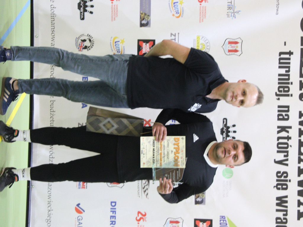 Raz Olsztyn, raz Włocławek. Puchary wyjechały z Mławy