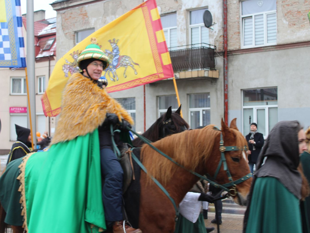 Mława świętowała Trzech Króli. Barwny orszak przeszedł ulicami miasta