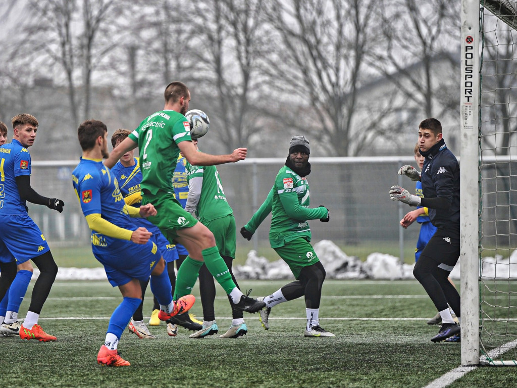 Młodzieżowiec z asystą i golem. Cztery bramki w sparingu