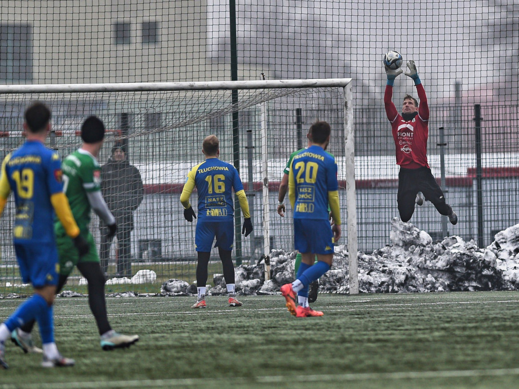 Młodzieżowiec z asystą i golem. Cztery bramki w sparingu