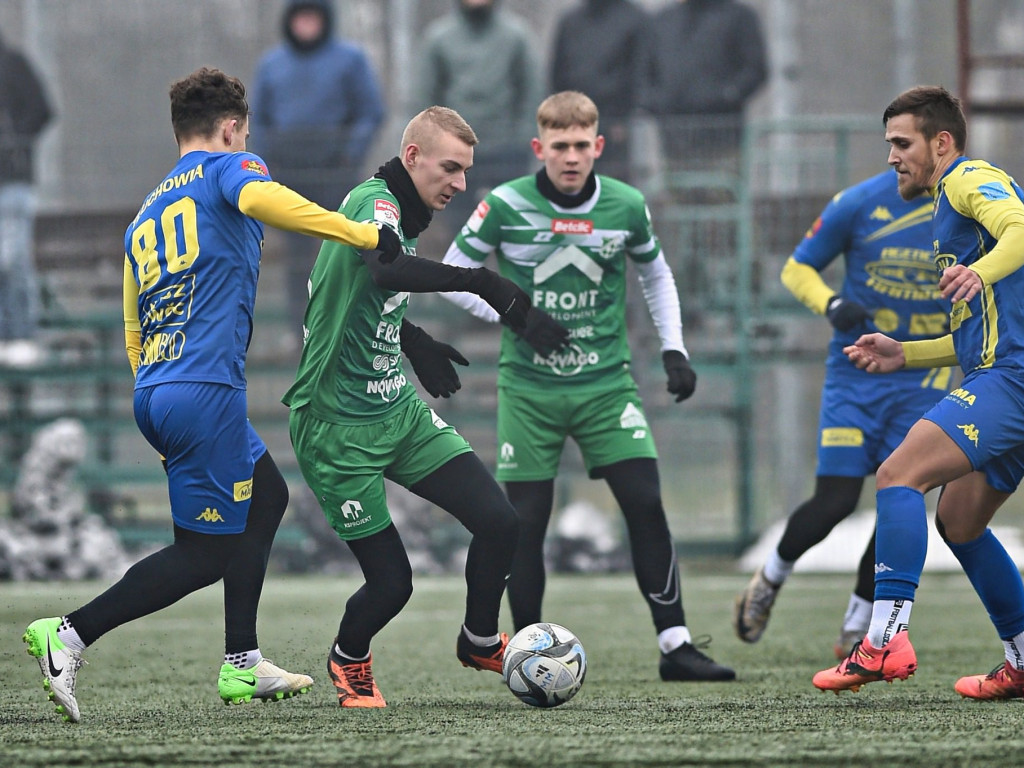 Młodzieżowiec z asystą i golem. Cztery bramki w sparingu