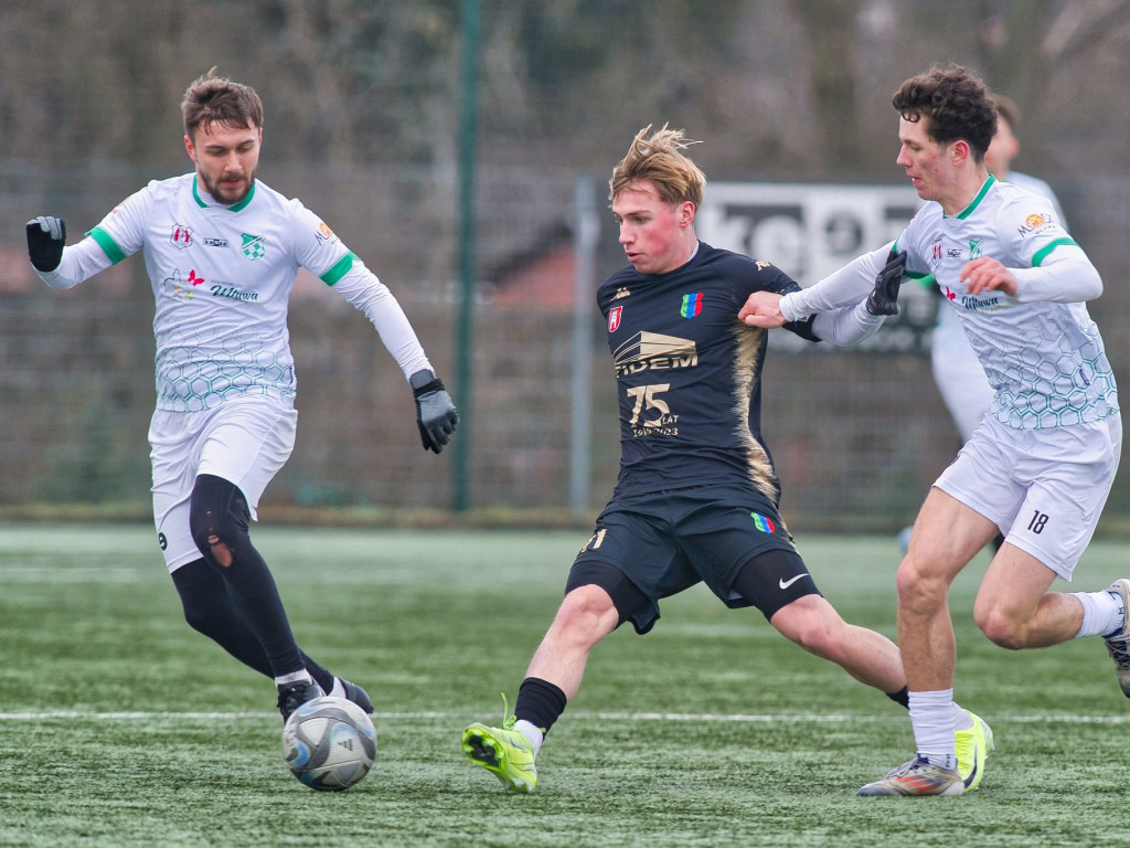 Dwucyfrowa liczba z Przasnyszem, porażka z Wisłą. Pracowity tydzień Mławianki