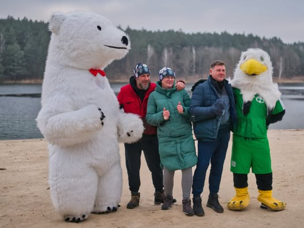 Foczki i Morsy podbiły Zalew Ruda. Zimowa kąpiel dla prawdziwych twardzieli