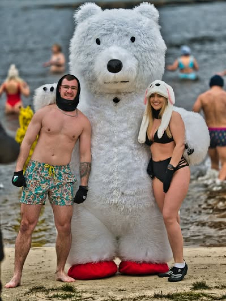 Foczki i Morsy podbiły Zalew Ruda. Zimowa kąpiel dla prawdziwych twardzieli