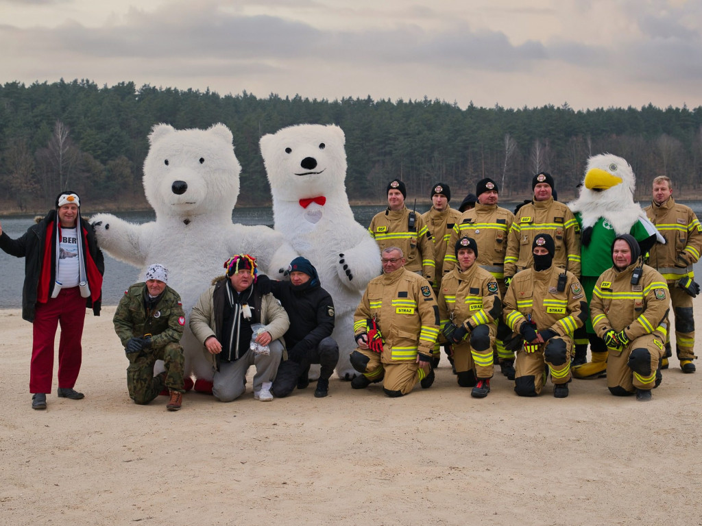 Foczki i Morsy podbiły Zalew Ruda. Zimowa kąpiel dla prawdziwych twardzieli