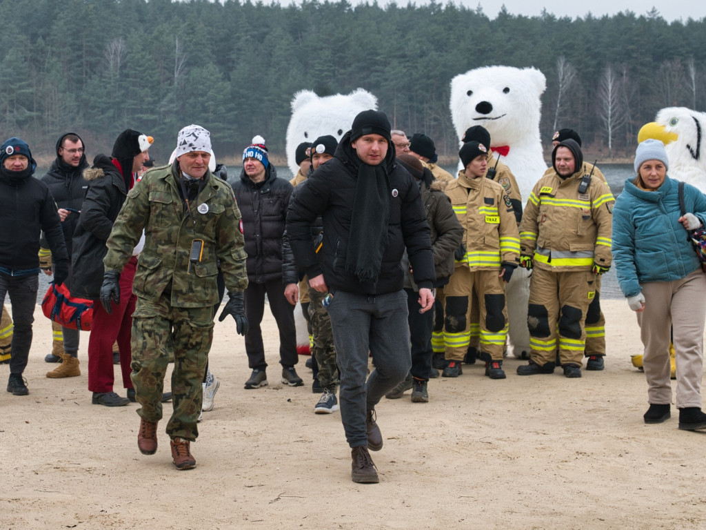 Foczki i Morsy podbiły Zalew Ruda. Zimowa kąpiel dla prawdziwych twardzieli
