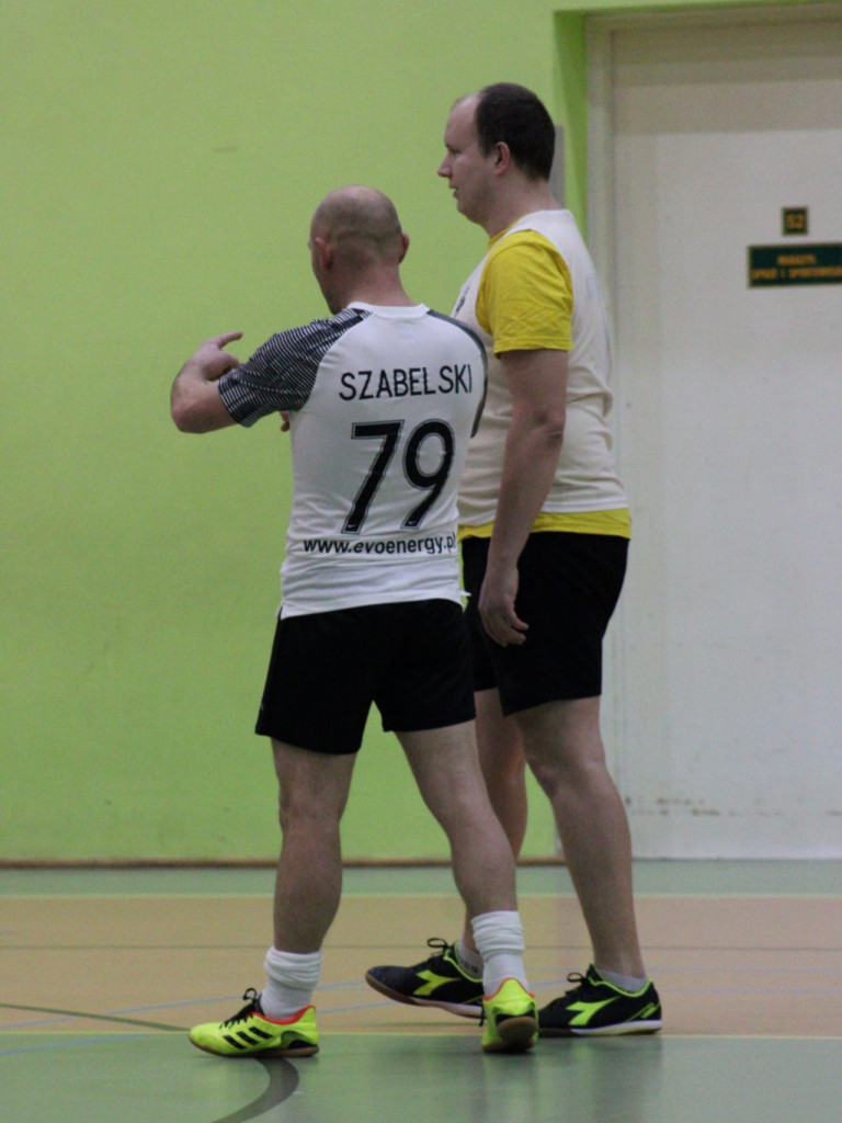 Somsiady coraz bliżej. Koneserzy na sześć