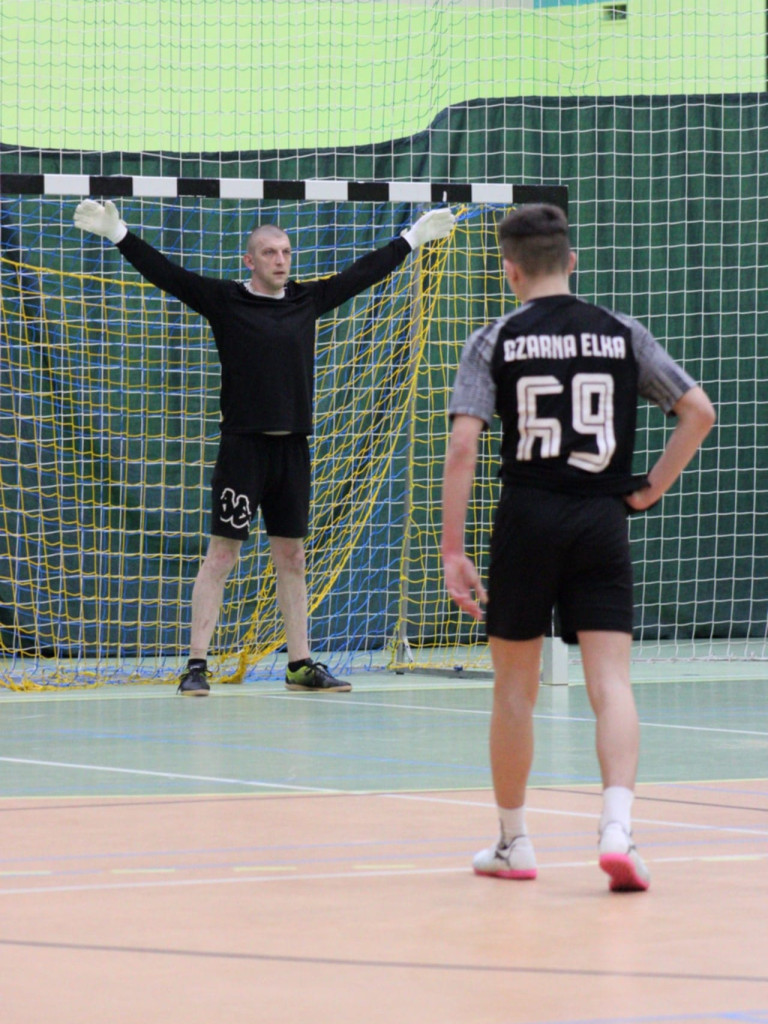 Somsiady coraz bliżej. Koneserzy na sześć