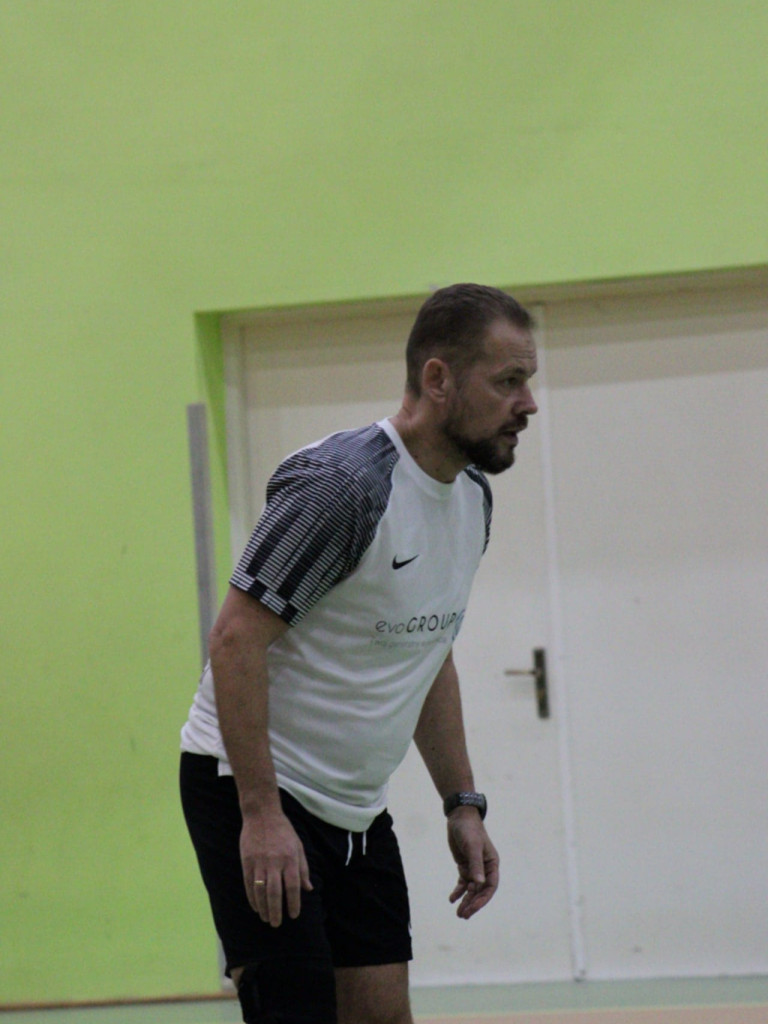 Somsiady coraz bliżej. Koneserzy na sześć