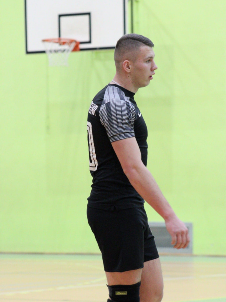 Somsiady coraz bliżej. Koneserzy na sześć