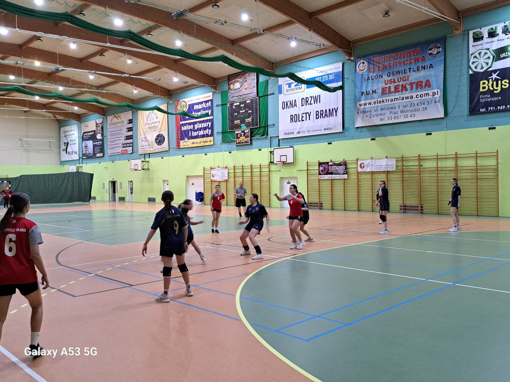 Piłkarki rzucaja celnie, zwycięstw nie brakuje. Trzy ekipy w lidze