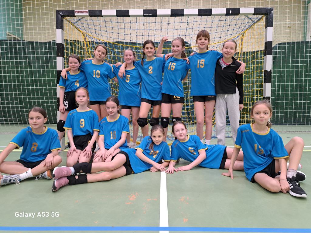 Piłkarki rzucaja celnie, zwycięstw nie brakuje. Trzy ekipy w lidze