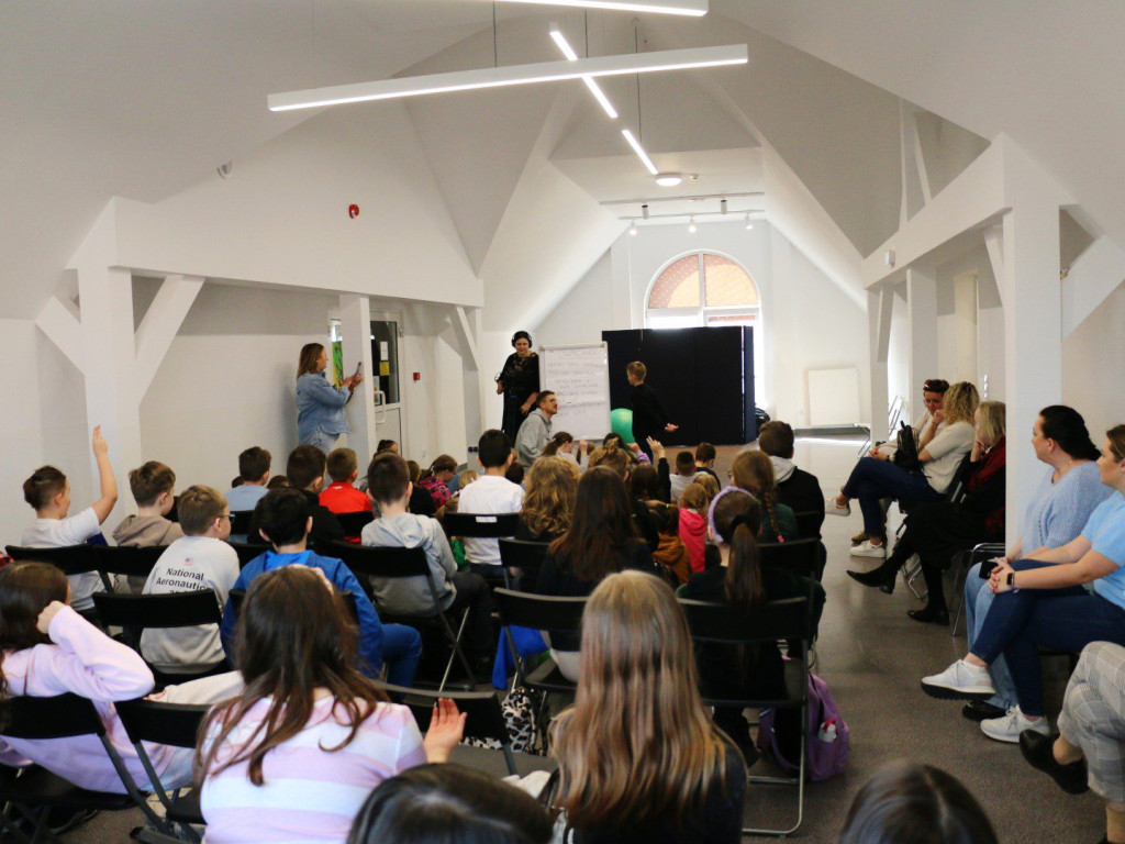 Raper Mikser z warsztatami w mławskich szkołach