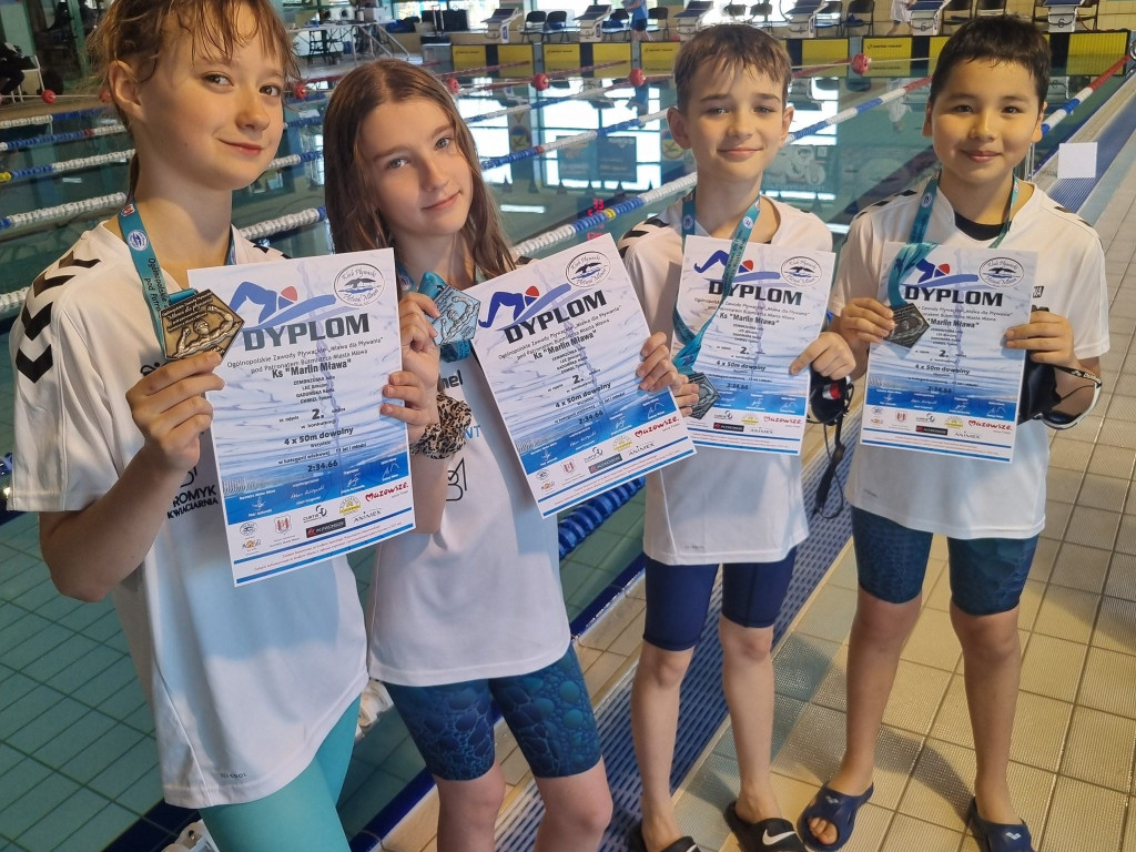 Z Hajnówki do Mławy. Wielkie emocje na basenie