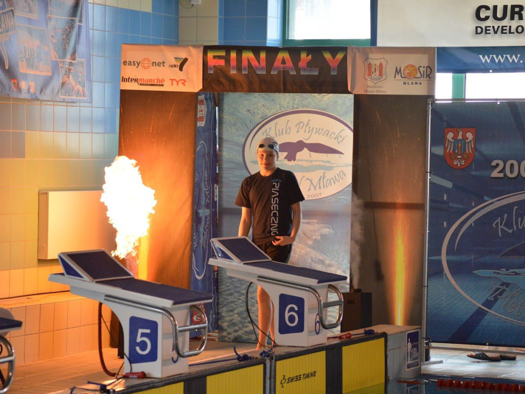 Z Hajnówki do Mławy. Wielkie emocje na basenie