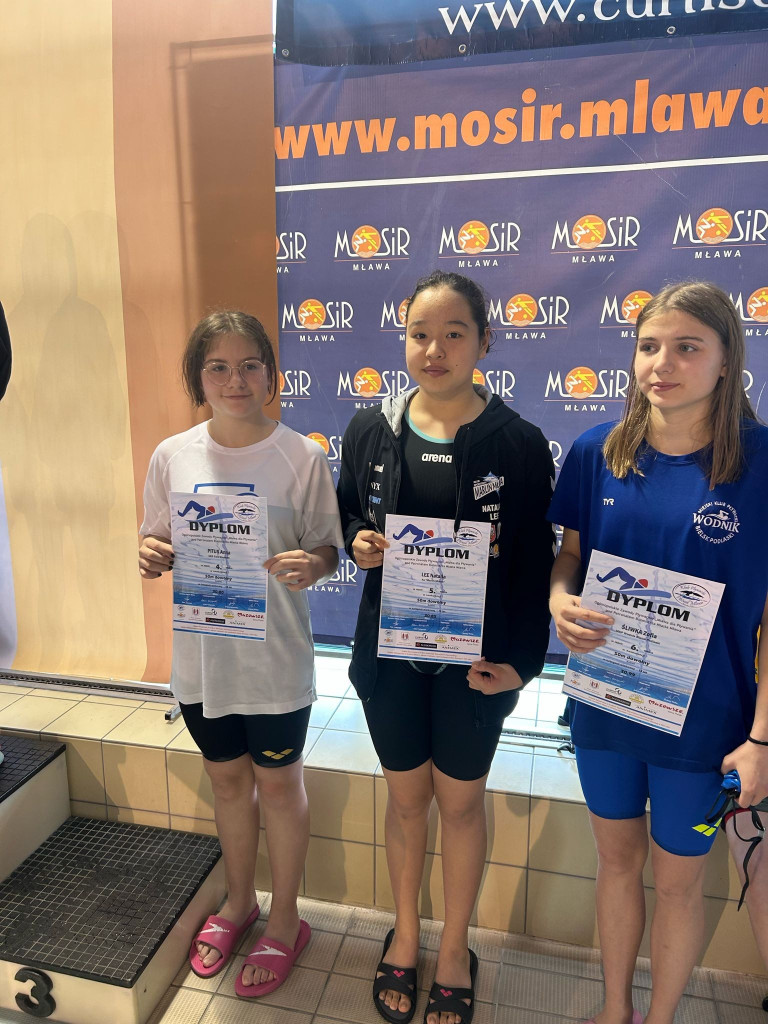 Z Hajnówki do Mławy. Wielkie emocje na basenie