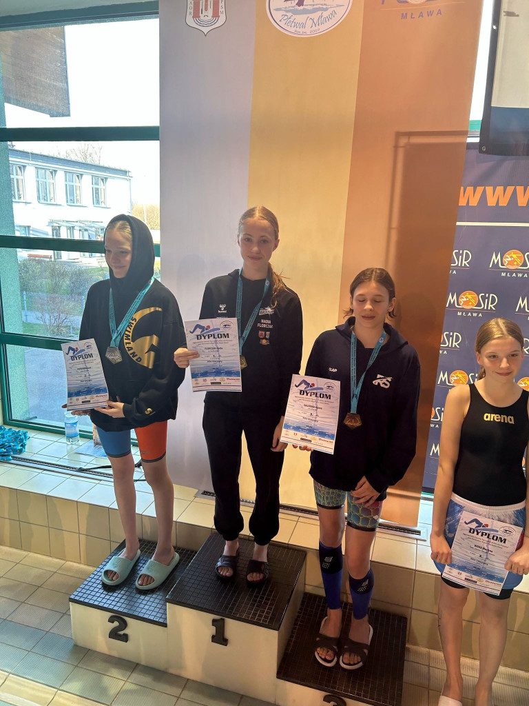 Z Hajnówki do Mławy. Wielkie emocje na basenie