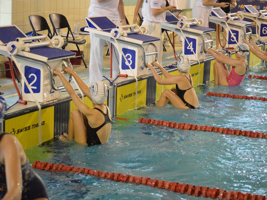 Z Hajnówki do Mławy. Wielkie emocje na basenie