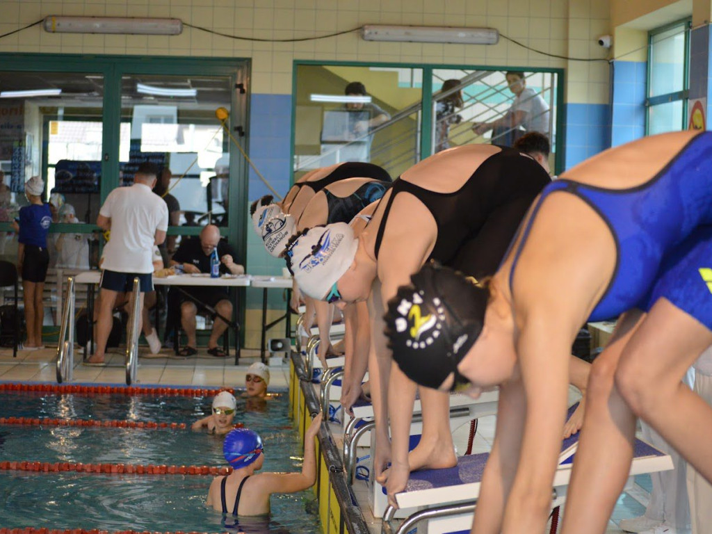 Z Hajnówki do Mławy. Wielkie emocje na basenie