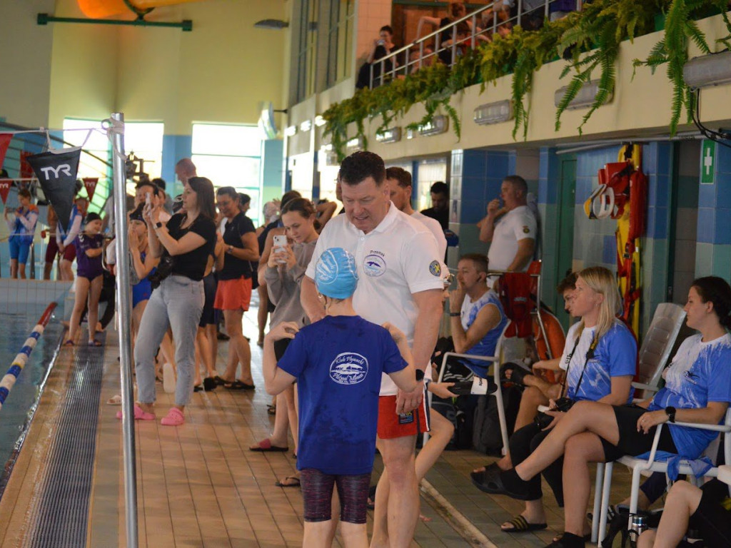 Z Hajnówki do Mławy. Wielkie emocje na basenie