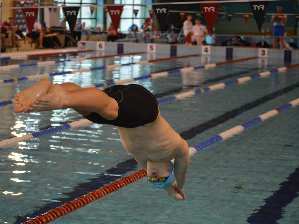 Z Hajnówki do Mławy. Wielkie emocje na basenie