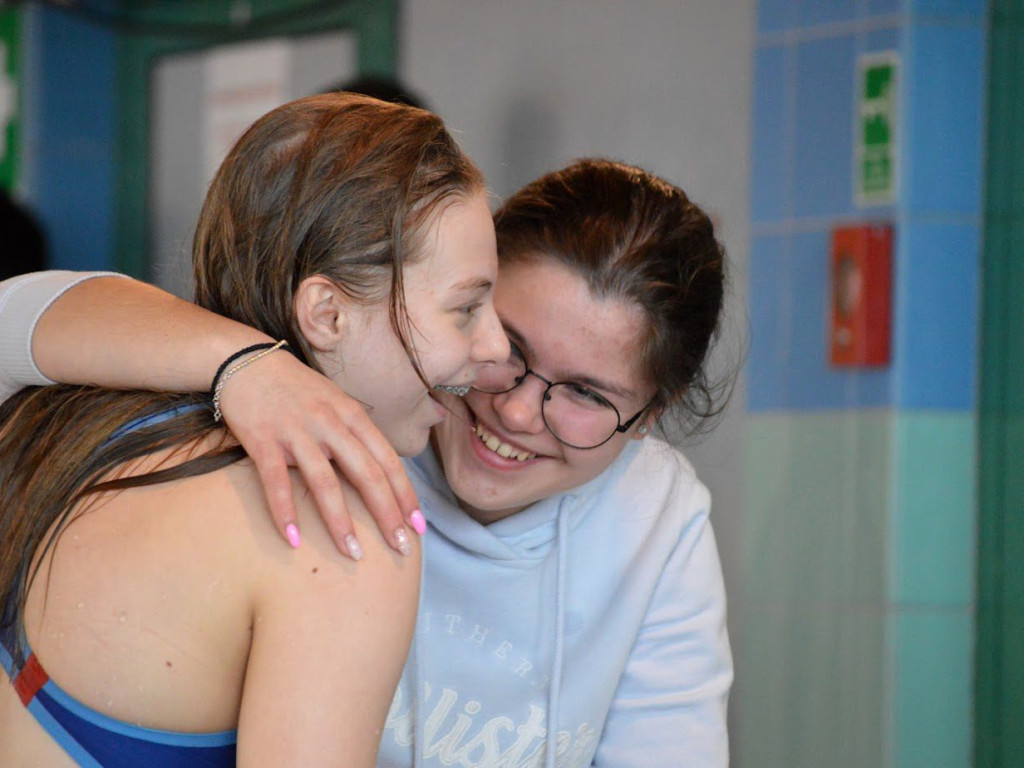 Z Hajnówki do Mławy. Wielkie emocje na basenie