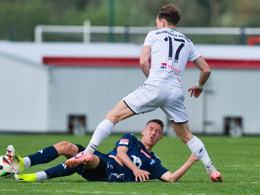 Główkami do celu. Rezerwy w końcu pokonane