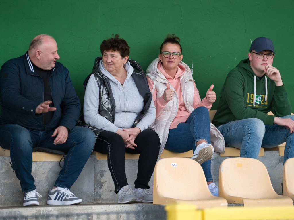 Główkami do celu. Rezerwy w końcu pokonane