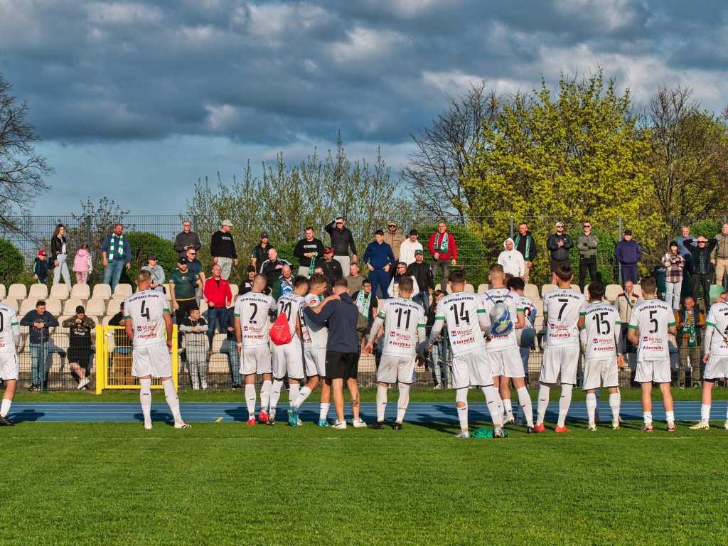 Główkami do celu. Rezerwy w końcu pokonane