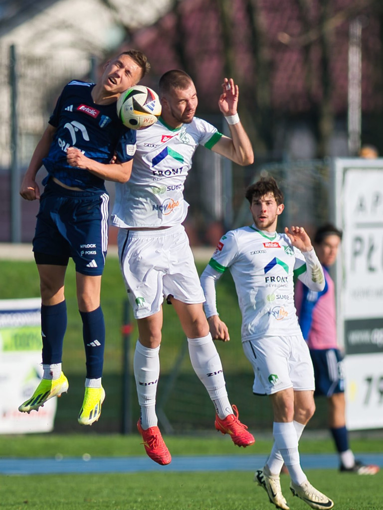 Główkami do celu. Rezerwy w końcu pokonane