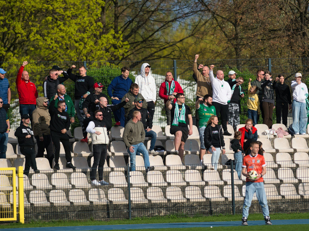 Główkami do celu. Rezerwy w końcu pokonane