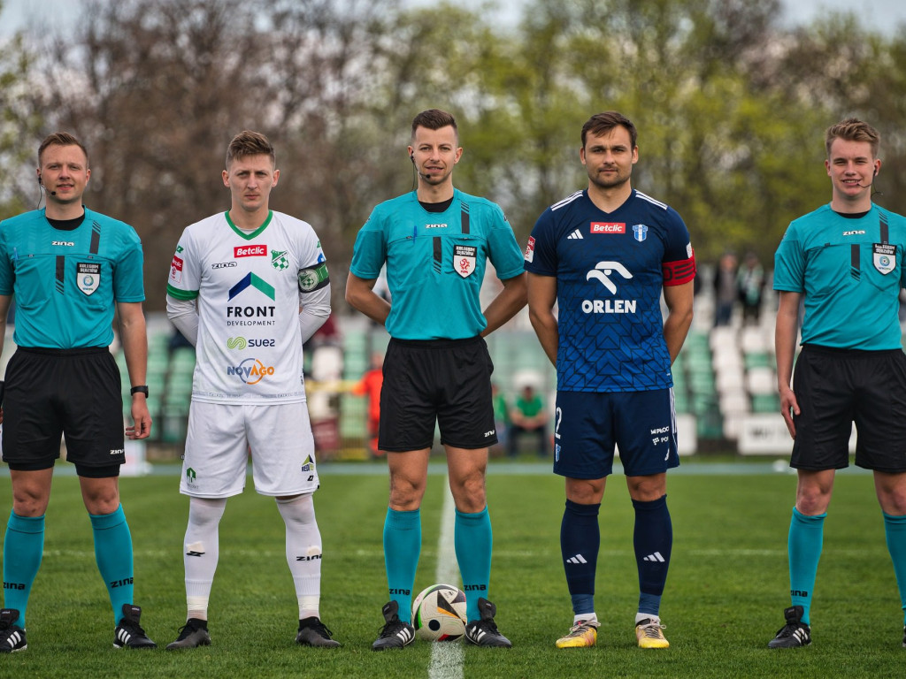 Główkami do celu. Rezerwy w końcu pokonane