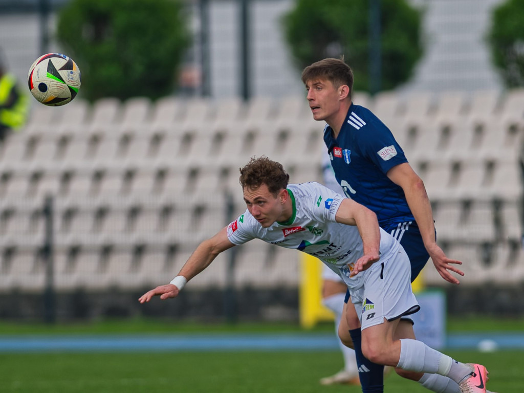 Główkami do celu. Rezerwy w końcu pokonane