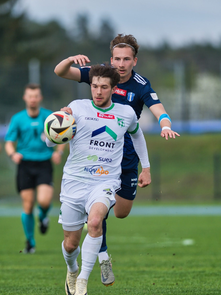 Główkami do celu. Rezerwy w końcu pokonane