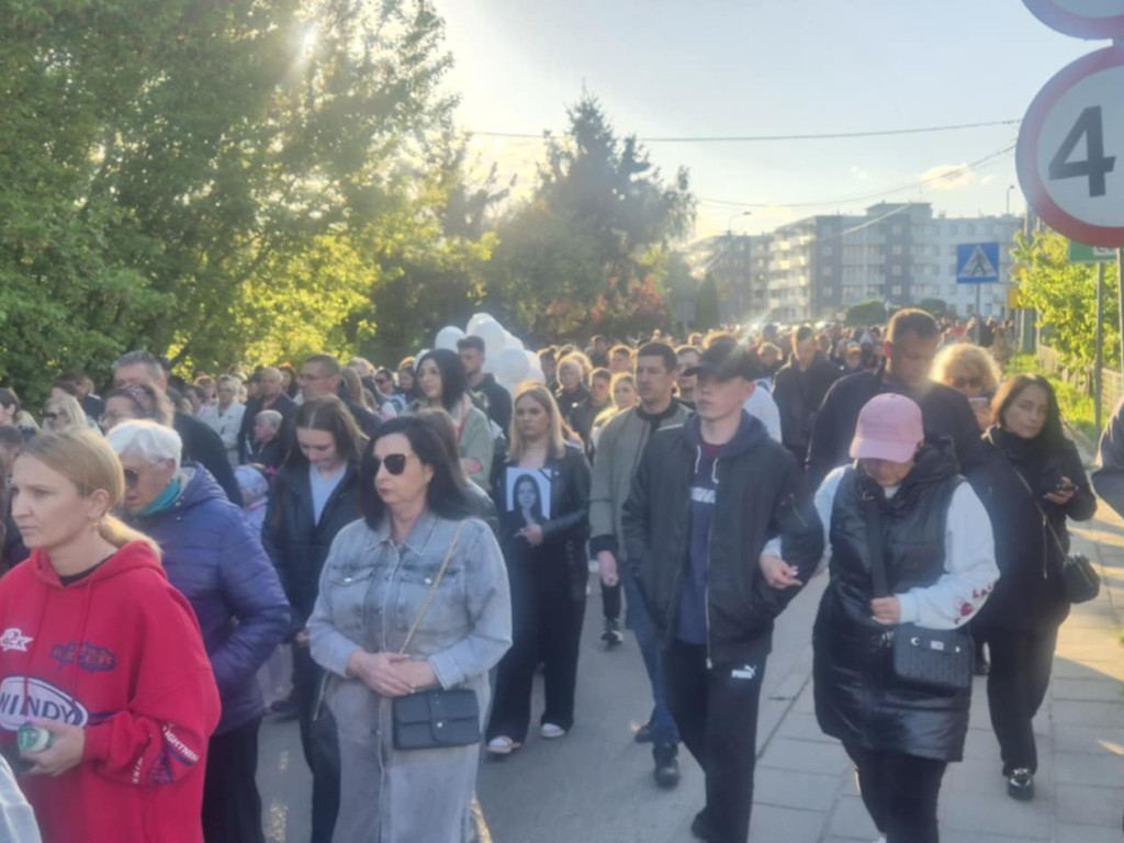 Tłumy na Marszu Pokoju pamięci zamordowanej Mai