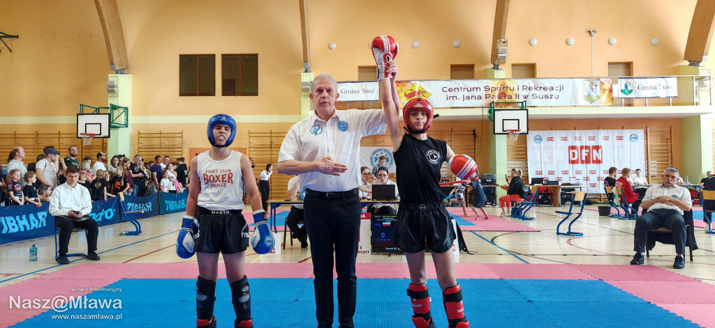 Kickbokserzy na topie. Medale w różnych kolorach