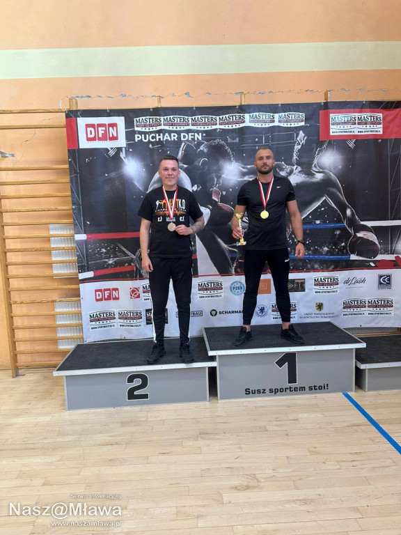 Kickbokserzy na topie. Medale w różnych kolorach