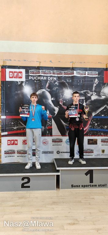 Kickbokserzy na topie. Medale w różnych kolorach