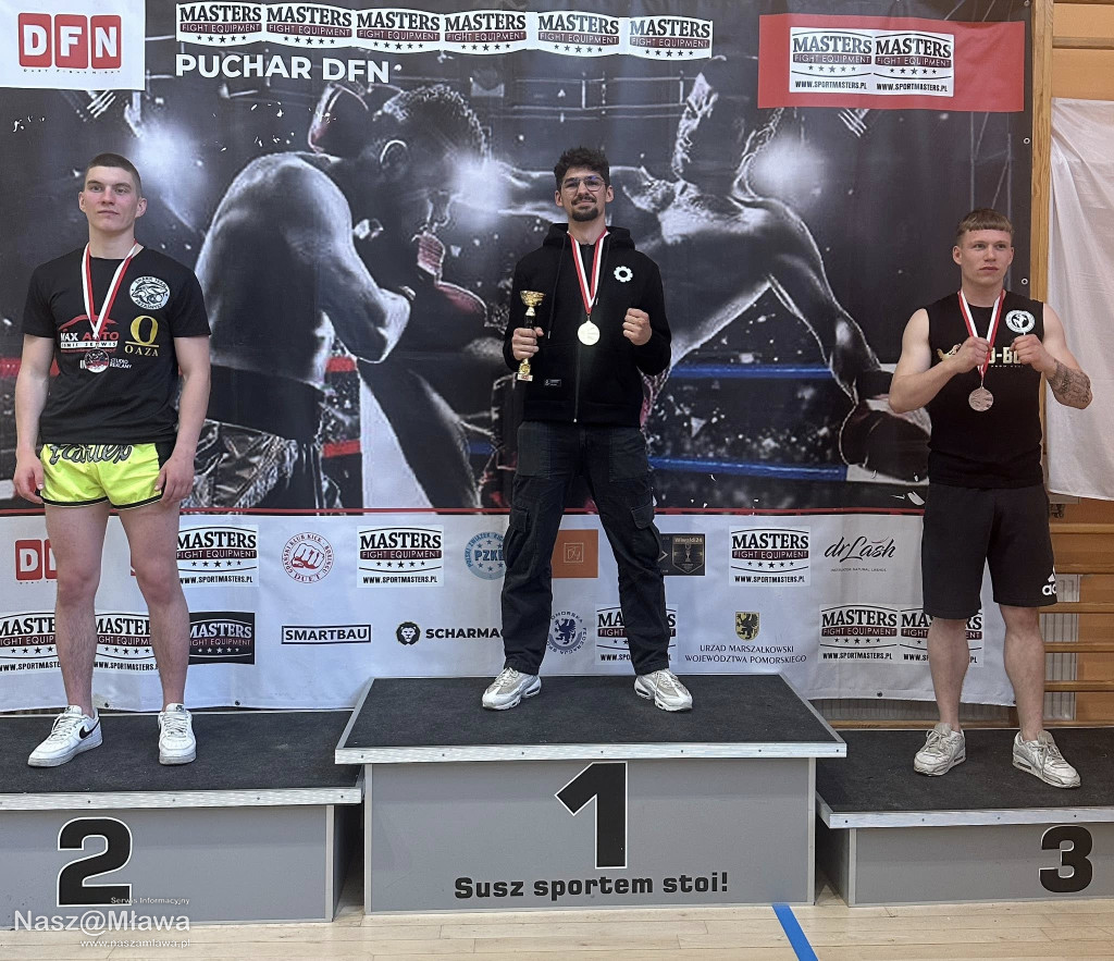 Kickbokserzy na topie. Medale w różnych kolorach