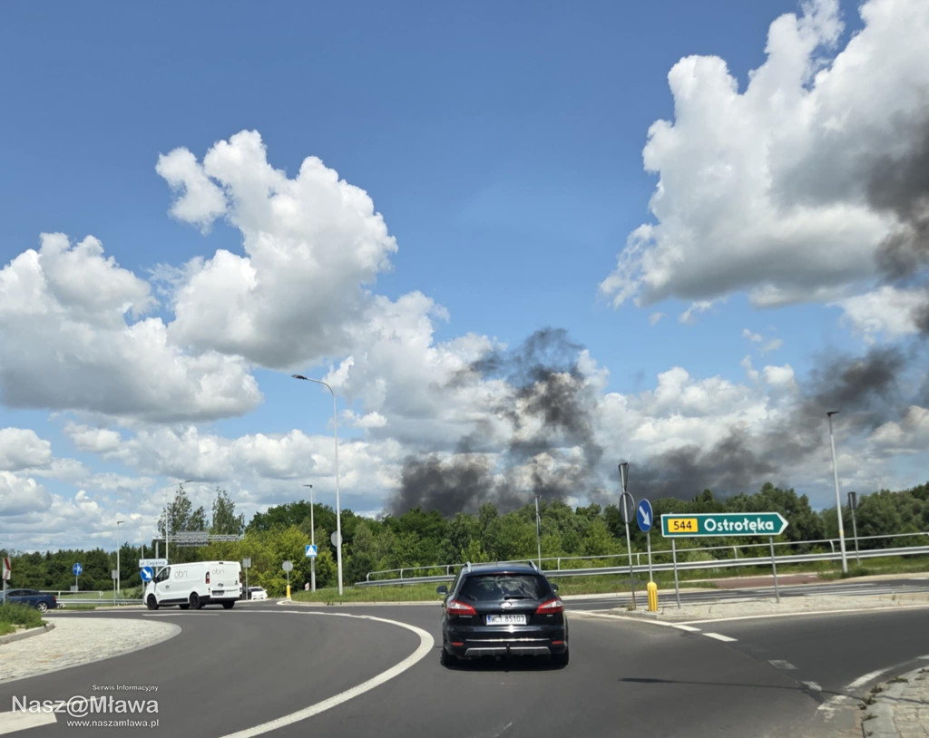 Czarny dym nad miastem