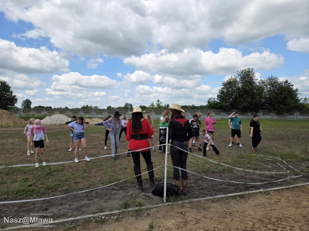 Wielbłąd i Spółka: Wakacyjne przygody w Mini ZOO