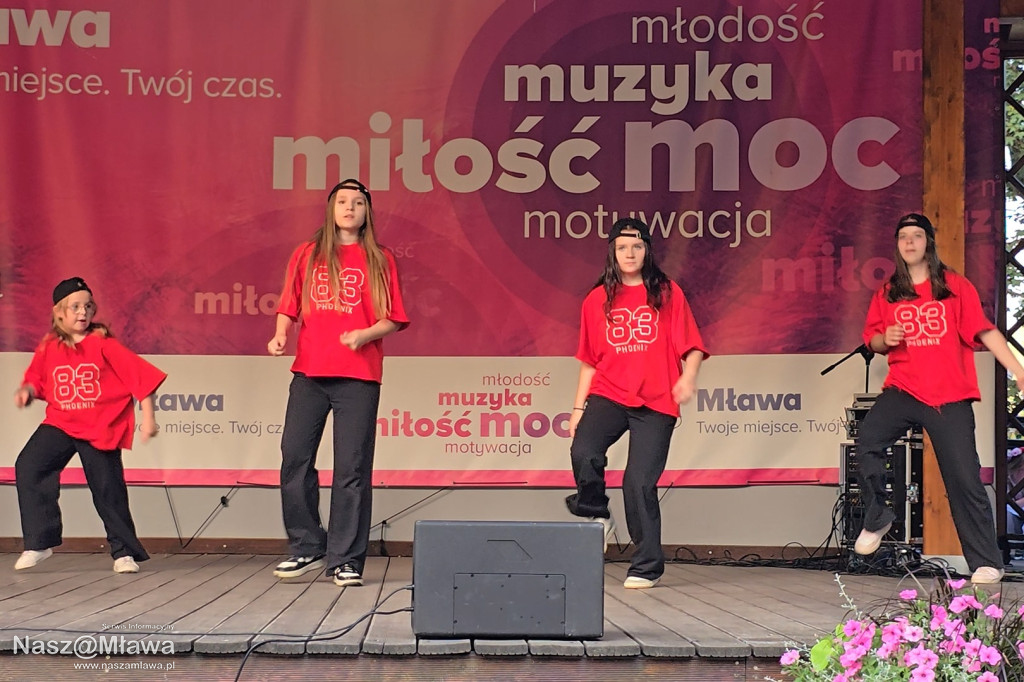 Zawkrzanie zachwycają publiczność na koncercie w Mławie