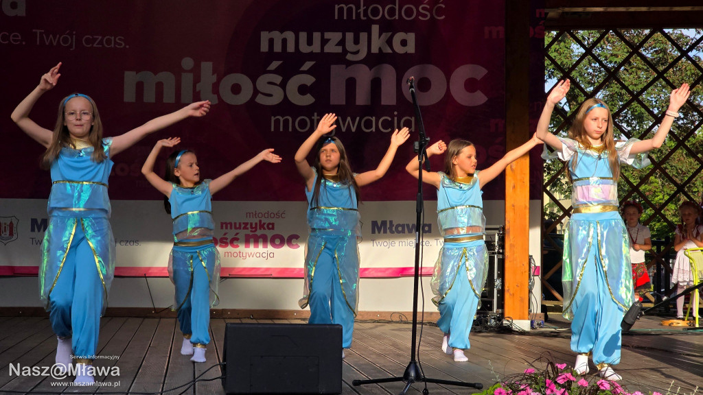 Zawkrzanie zachwycają publiczność na koncercie w Mławie