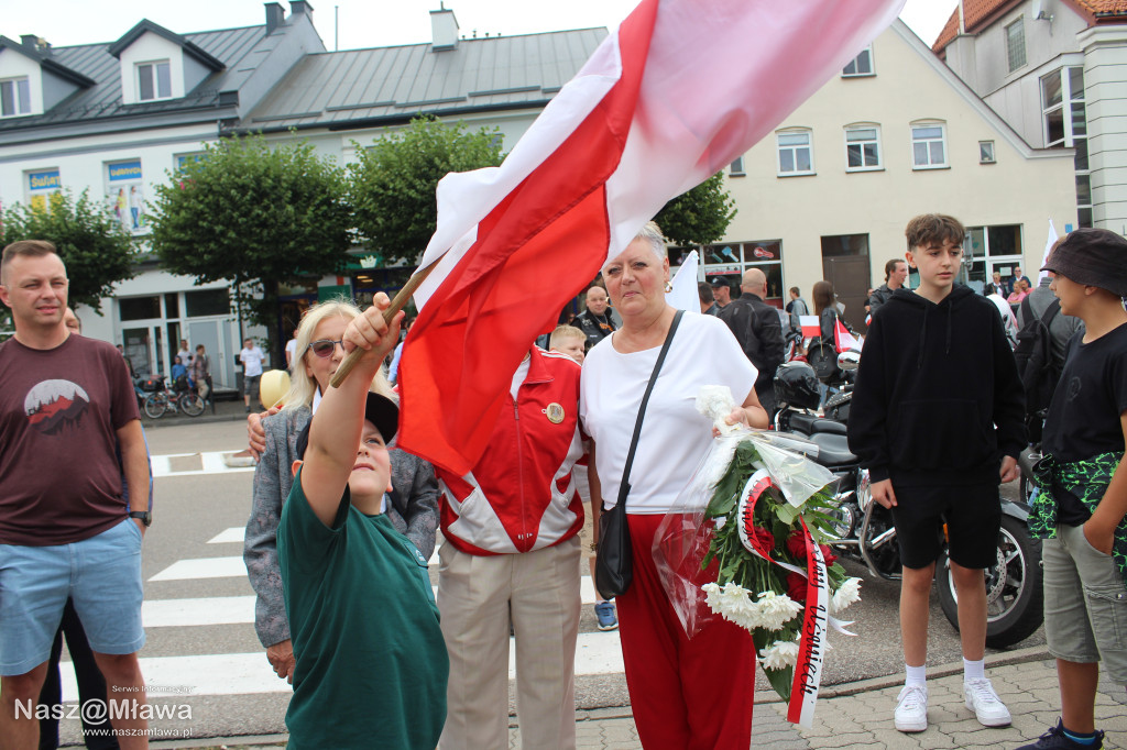 Mława zaśpiewała Powstańcom. Uroczystość uświetnili rekonstruktorzy