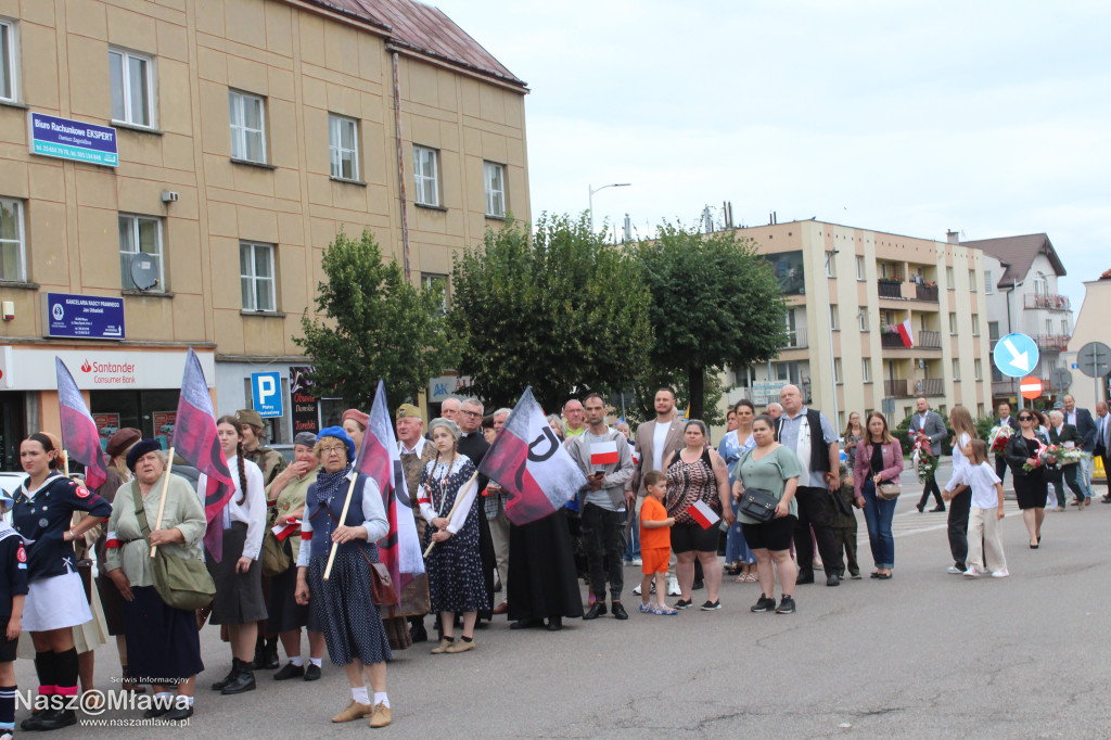 Mława zaśpiewała Powstańcom. Uroczystość uświetnili rekonstruktorzy