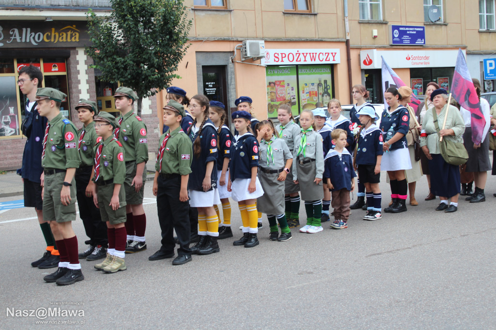 Mława zaśpiewała Powstańcom. Uroczystość uświetnili rekonstruktorzy