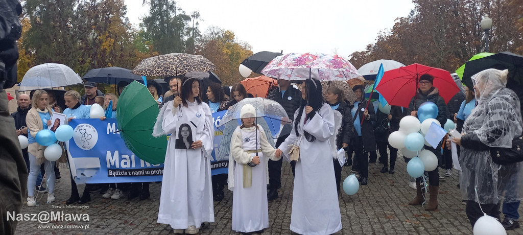 Nawet niebo płakało podczas Marszu Białych Aniołów w Mławie pamięci Mai Kowalskiej