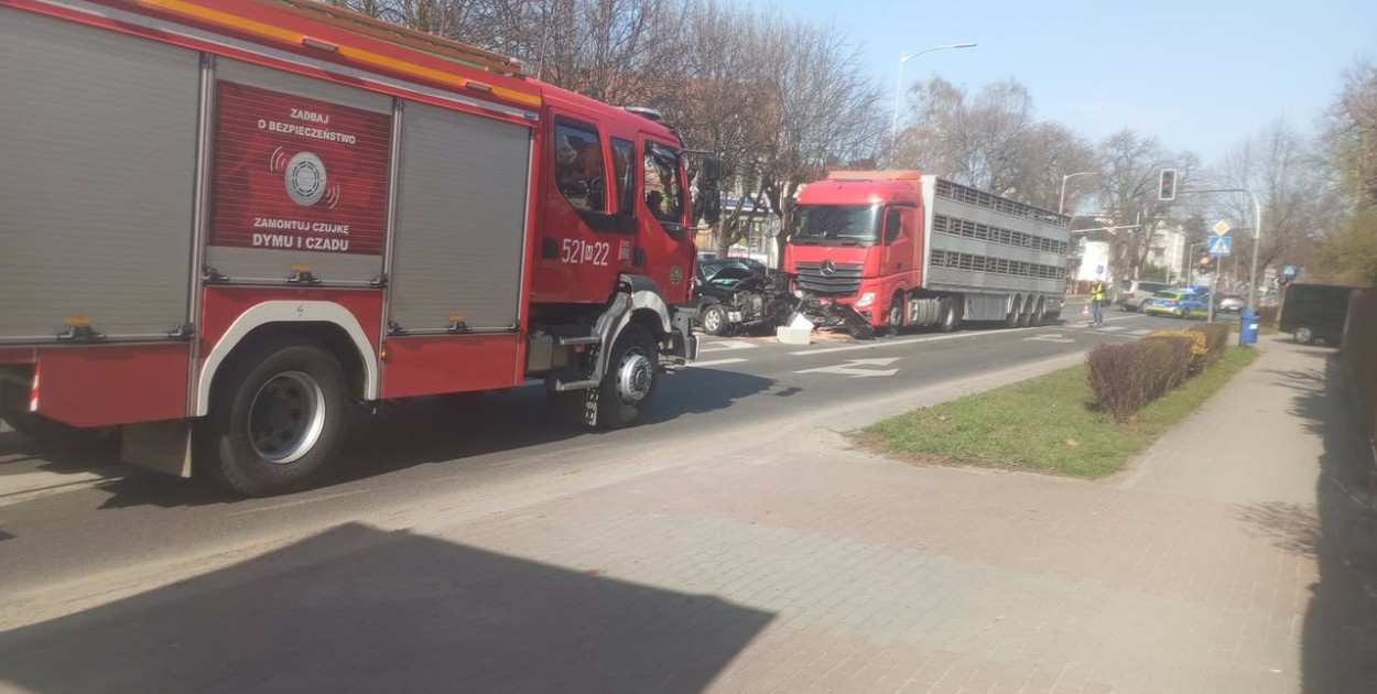Z OSTATNIEJ CHWILI. Wypadek na skrzyżowaniu w centrum Mławy