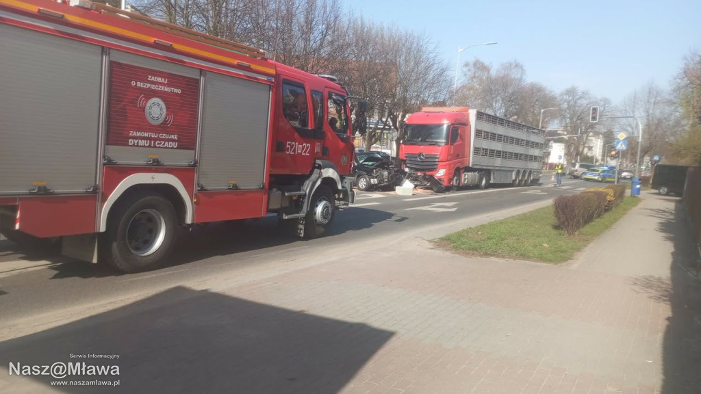 Z OSTATNIEJ CHWILI. Wypadek na skrzyżowaniu w centrum Mławy