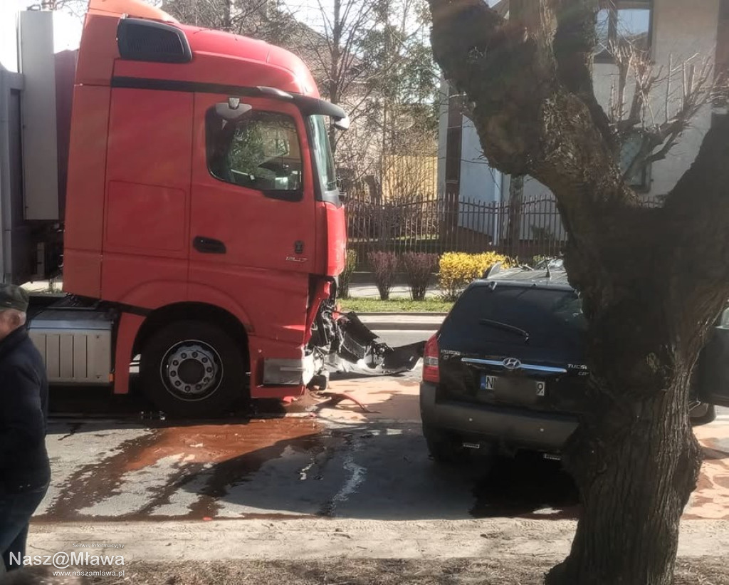 Z OSTATNIEJ CHWILI. Wypadek na skrzyżowaniu w centrum Mławy